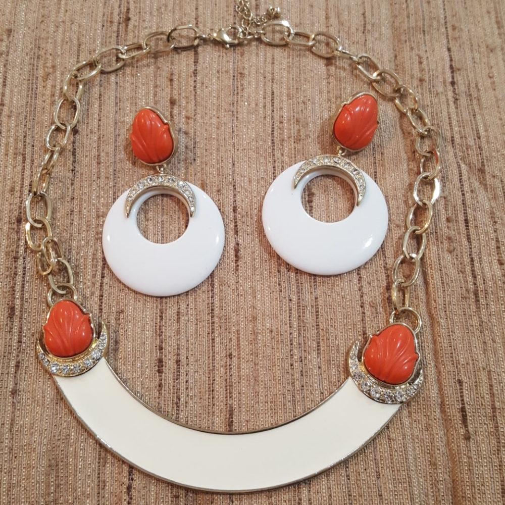 Statement necklace set